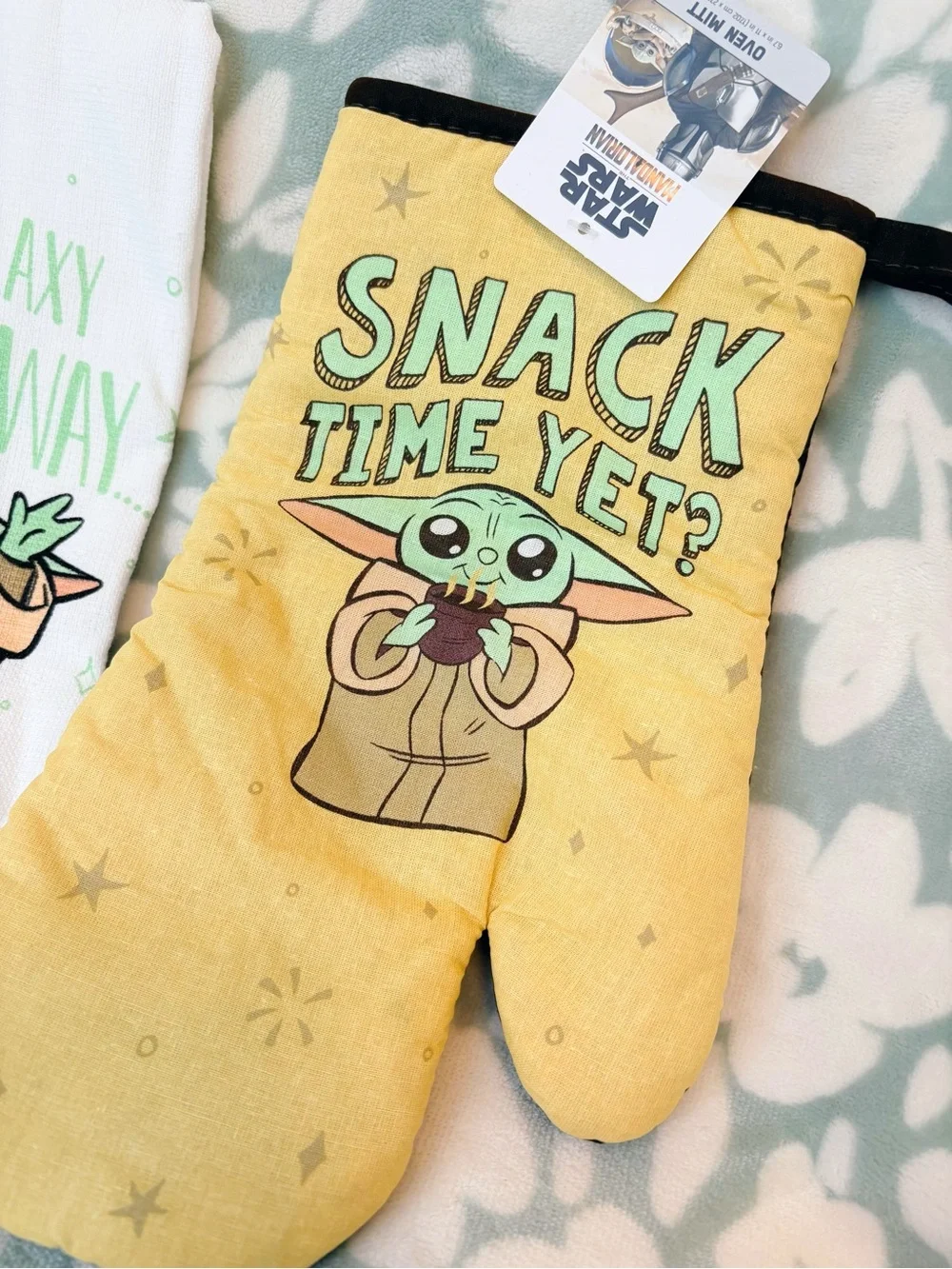 Star Wars The Mandalorian Baby Yoda Kitchen Towel & Oven Mitt Set 🛸✨